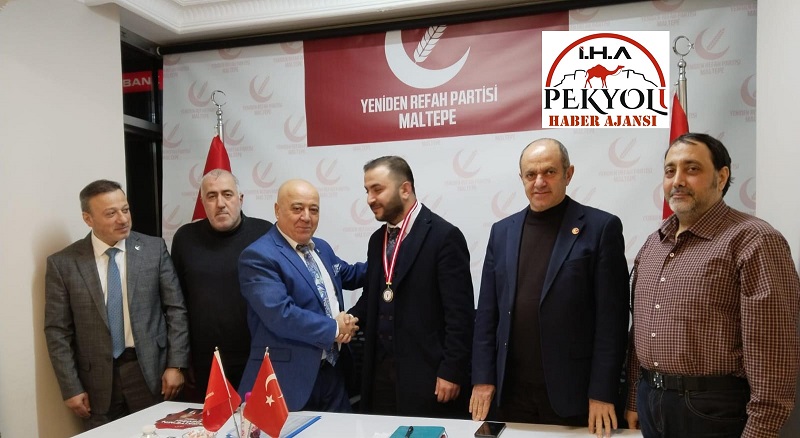 TAHSİN KOÇ, YENİDEN REFAH PARTİSİ MALTEPE İLÇE BAŞKANLIK BİNASINI ZİYARET ETTİ.